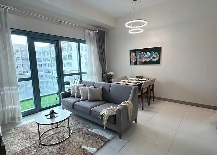 Modern Spacious 2br In Bgc With Direct Mall Access *