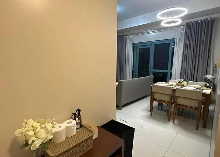 Modern Spacious 2br In Bgc With Direct Mall Access