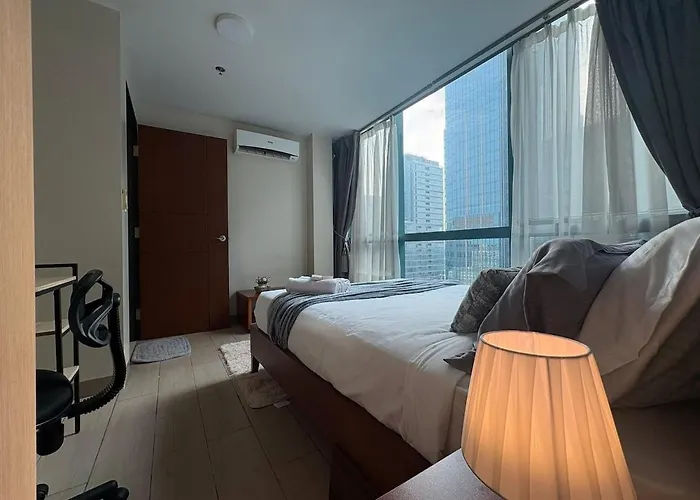 Modern Spacious 2br In Bgc With Direct Mall Access *